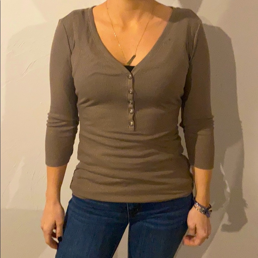Three quarter sleeve Guess shirt